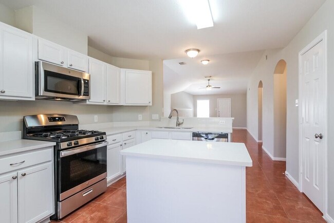 Building Photo - 2115 Beacon Light Ln