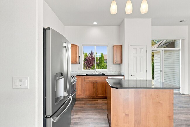 Building Photo - 3389 W Pescador Dr