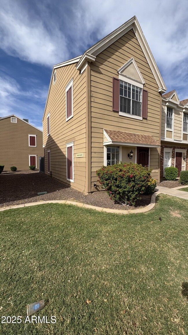 Building Photo - 18626 N 33rd Dr