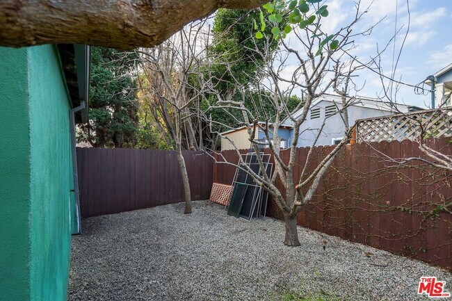 Building Photo - 2587 S Westgate Ave