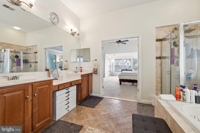 Building Photo - 4843 Montega Dr