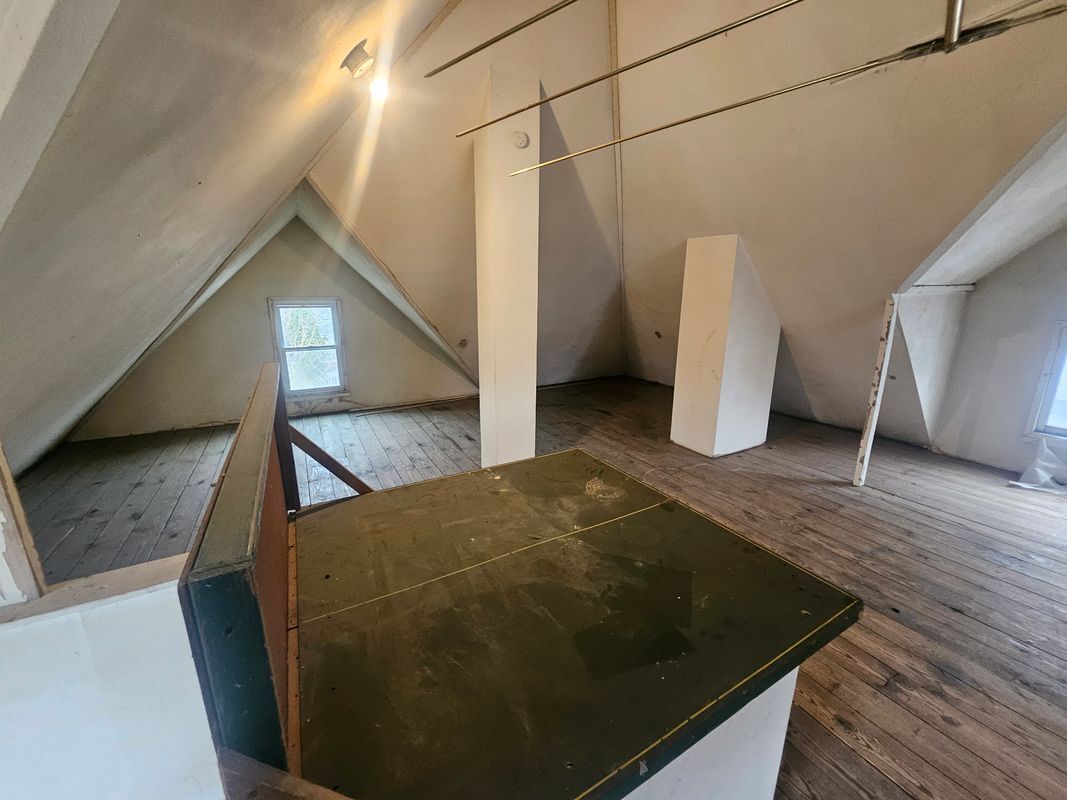 Building Photo - 1330 Midland Ave