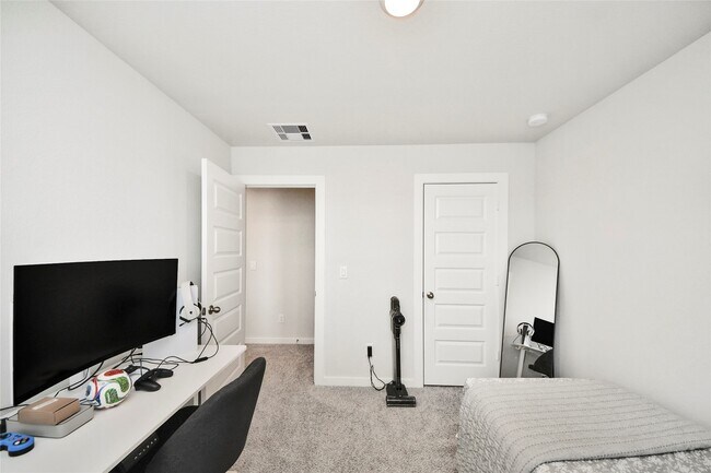 Building Photo - 8646 Blueberry Ash St
