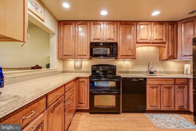 Building Photo - 10706 Kings Riding Way