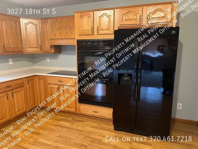 Building Photo - 3027 18th St S