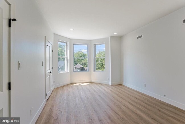 Building Photo - 7415 Sprague St