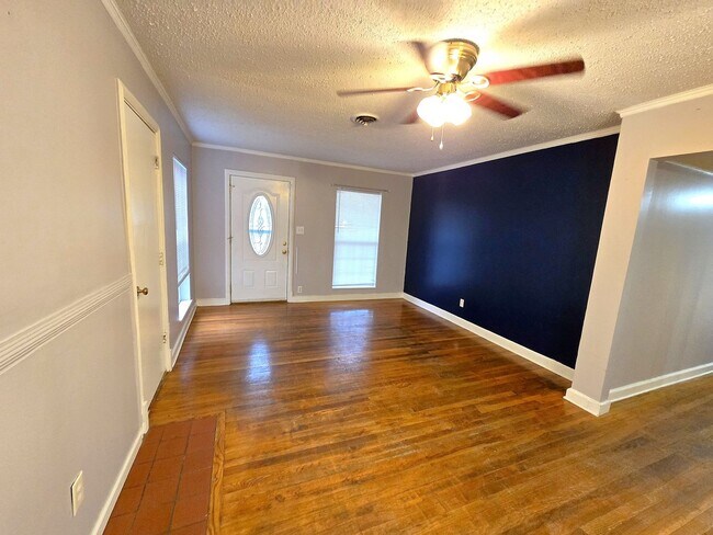 Building Photo - Rent Includes ALL utilities, yard maintenance and Wifi