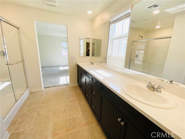 Building Photo - 3167 E Mt Rainier Drive