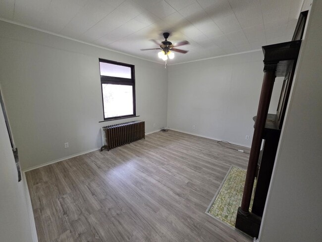 Building Photo - Spacious 3-Bedroom Home with Granite Countertops & Huge Eat-In Kitchen