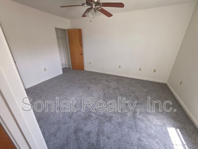 Building Photo - 4615 Iberville St