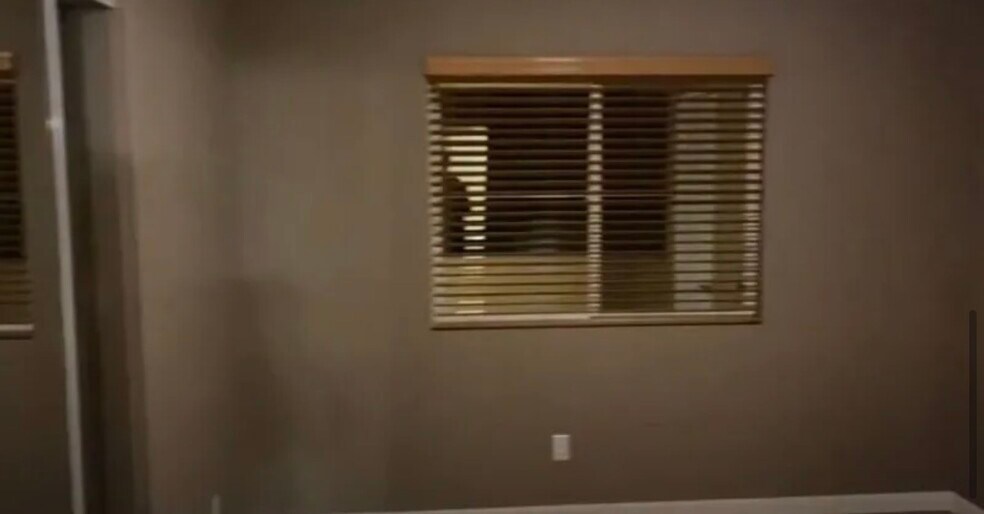 Building Photo - 26432 Arboretum Way