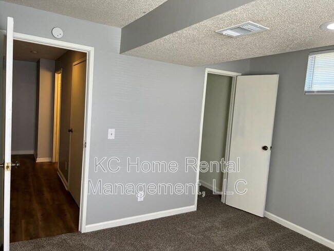 Building Photo - 1633 Jackson Ave