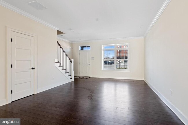 Building Photo - 626 D St