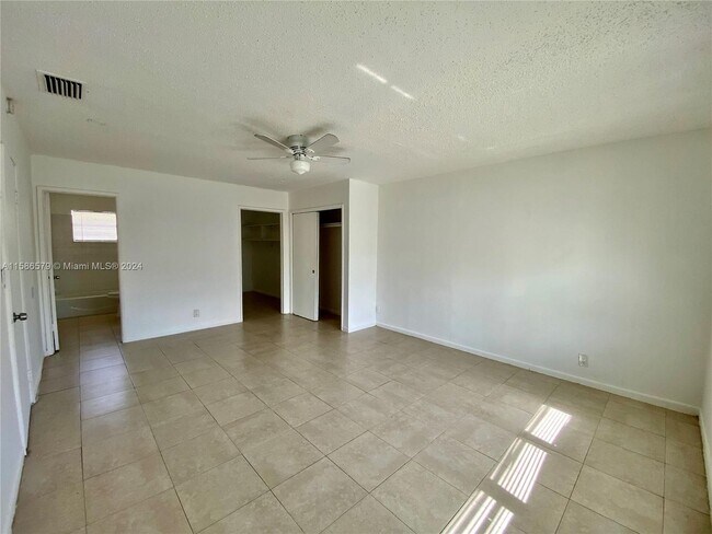 Building Photo - 1034 NW 8th Ave