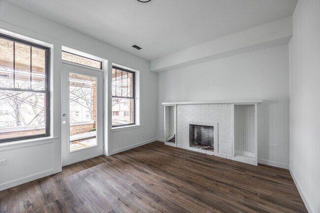 Building Photo - 4410 N Greenview Ave