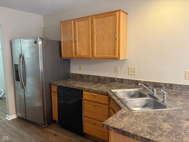 Building Photo - 6682 Dunsdin Dr