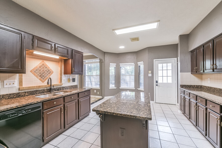 Building Photo - 2509 S Mission Cir