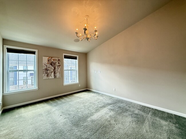 Building Photo - 2731 S Spurway Dr