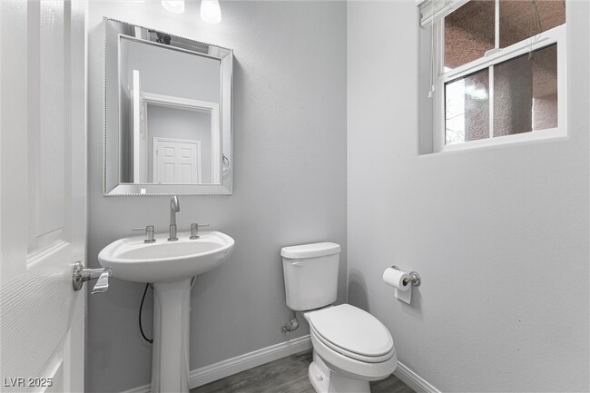 Building Photo - 2231 Desert Prairie St