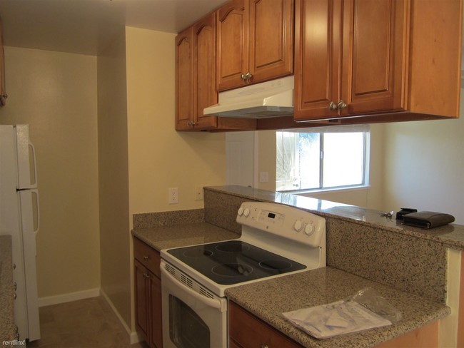Building Photo - 32641 Brenda Way