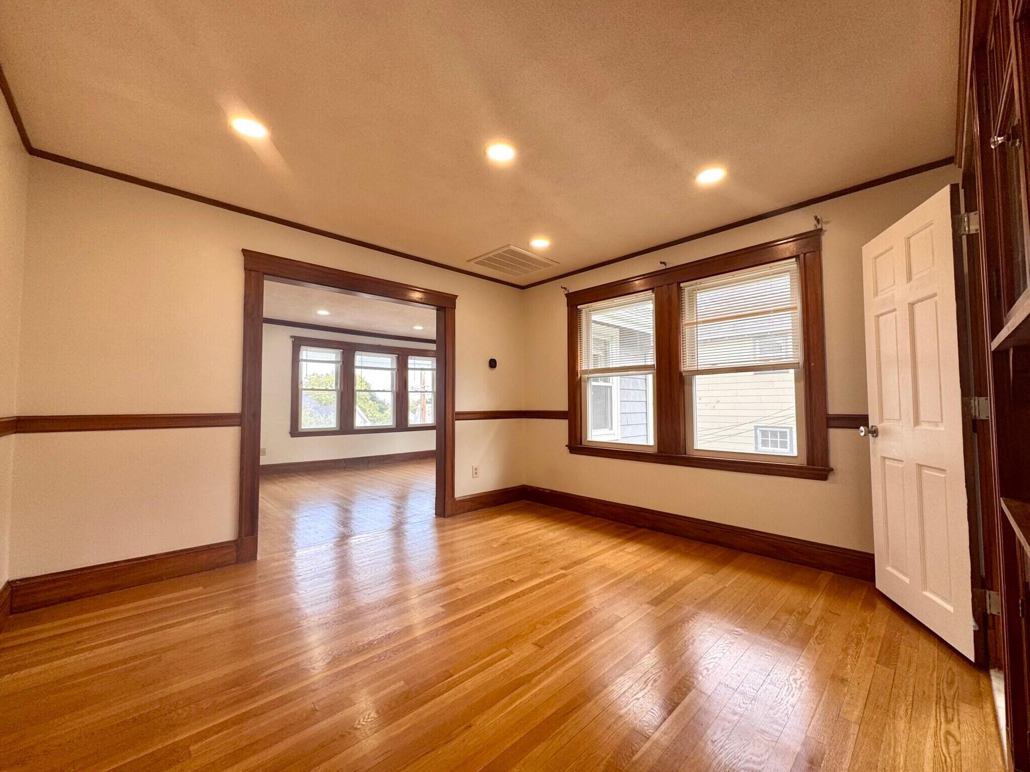 Building Photo - 56 Edgecliff Rd