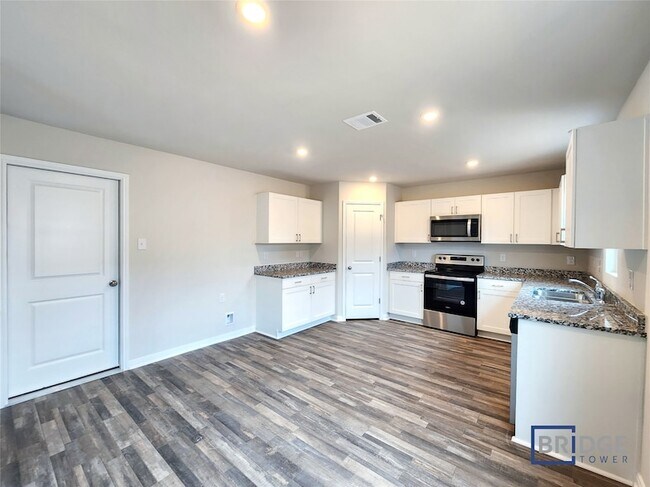 Building Photo - 10083 Cerritos dr