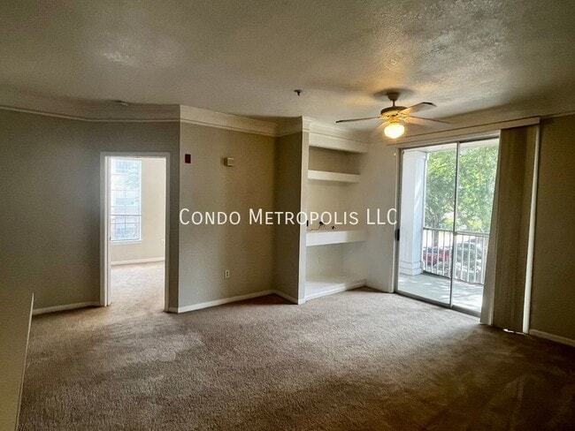 Building Photo - 8300 Elm Park Dr
