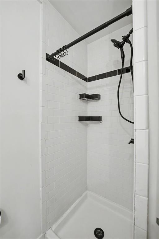 Building Photo - 2352 2nd Ave