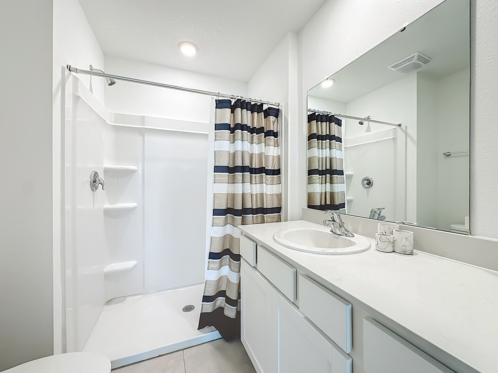 Building Photo - 53 Palmones St