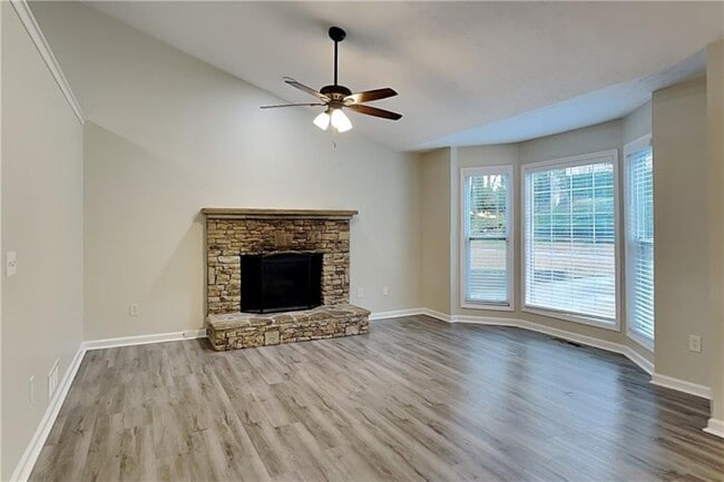 Building Photo - 255 Valley Brook Dr