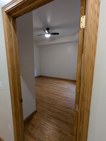 Huge Master Bedroom - 3212 W Warren Blvd