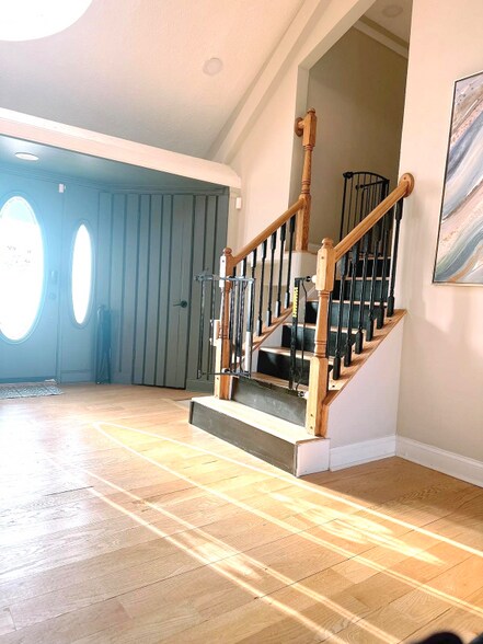 Building Photo - 9817 Inglemere Dr