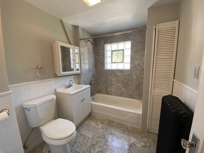 Building Photo - 4210 N Kilpatrick Ave