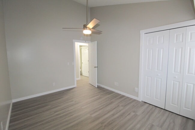 Building Photo - 1026 Blue Ridge Dr