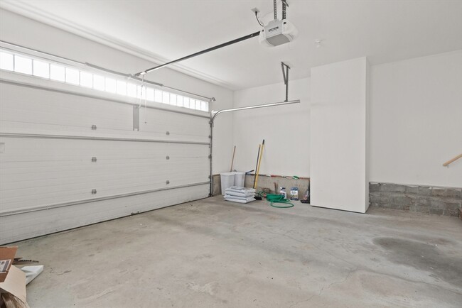 Building Photo - 101 Monomoyic Way