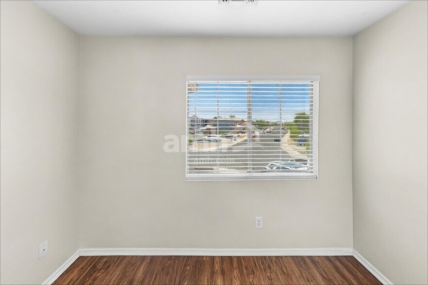 Building Photo - 1701 S 113th Dr