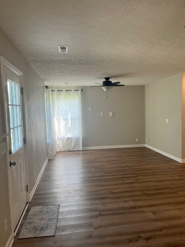 Building Photo - "Spacious 4-Bedroom Gem in Hermitage with 2.5 Baths and 1,824 Sq Ft of Comfort!"