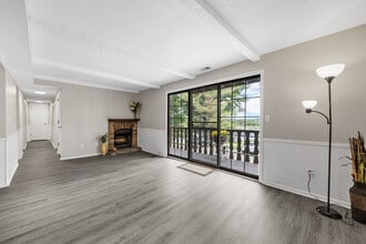 Building Photo - 1512 1st Ave