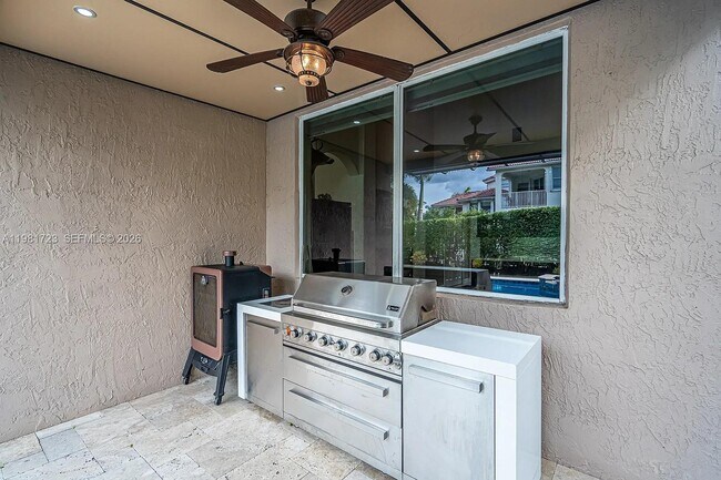 Building Photo - 3182 SW 189th Ave