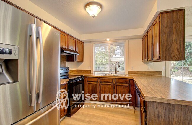 Building Photo - Newly Renovated 3 bedroom with HUGE yard