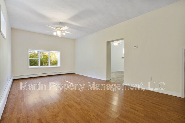 Building Photo - 27 Hermon St