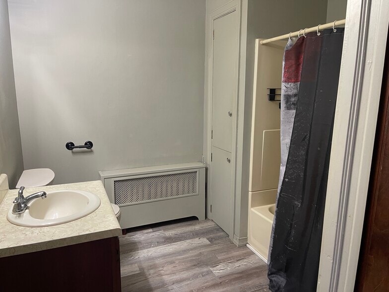 Building Photo - 428 Locust St