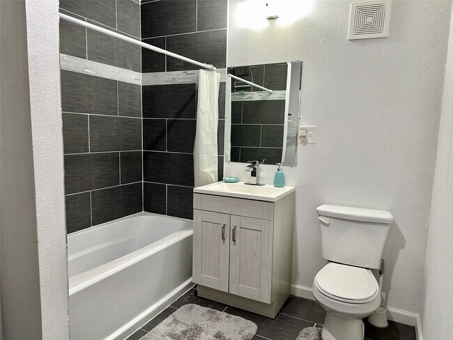 Building Photo - 4802 Elser St