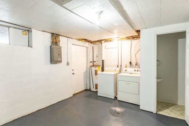 Building Photo - 223 Stribling Ave