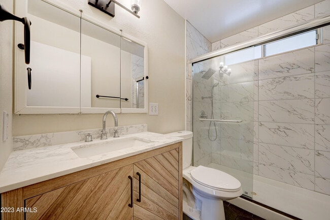 Building Photo - 10144 W Cheryl Dr