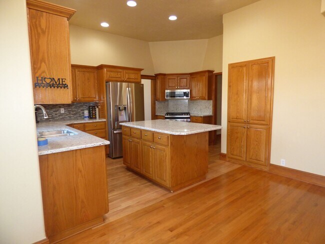 Building Photo - 4465 Countryside Ct NE