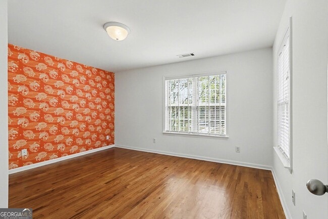 Building Photo - 179 Little St SE