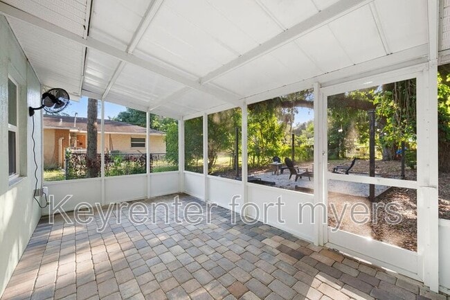 Building Photo - 236 Delray Ave