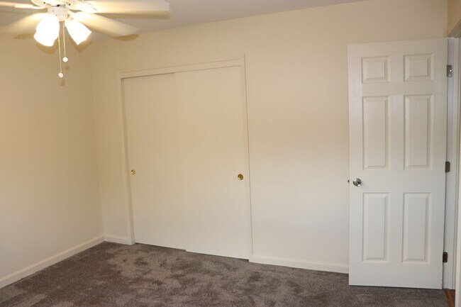 Building Photo - Unit 3