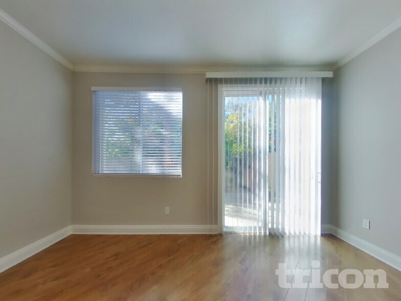 Building Photo - 7820 Golden Ring Way